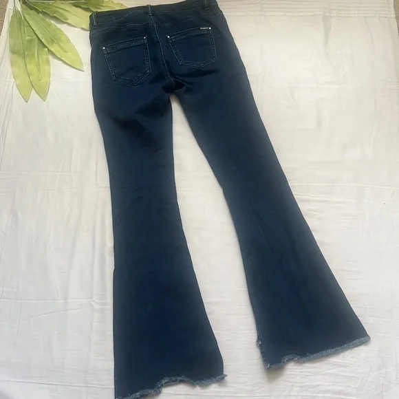 VERO Moda Split Front Boot-Cut Jeans - Picture 5 of 8